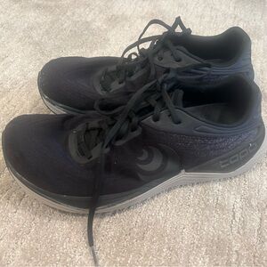 TOPO Men's Black Athletic Shoes